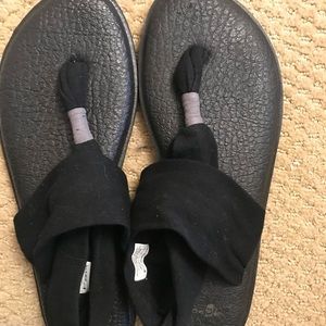 Sanuk women’s sandals